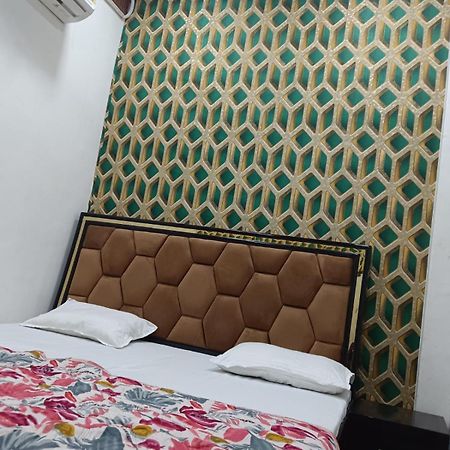 Hari Krishnam Residency Hotell Mathura Eksteriør bilde