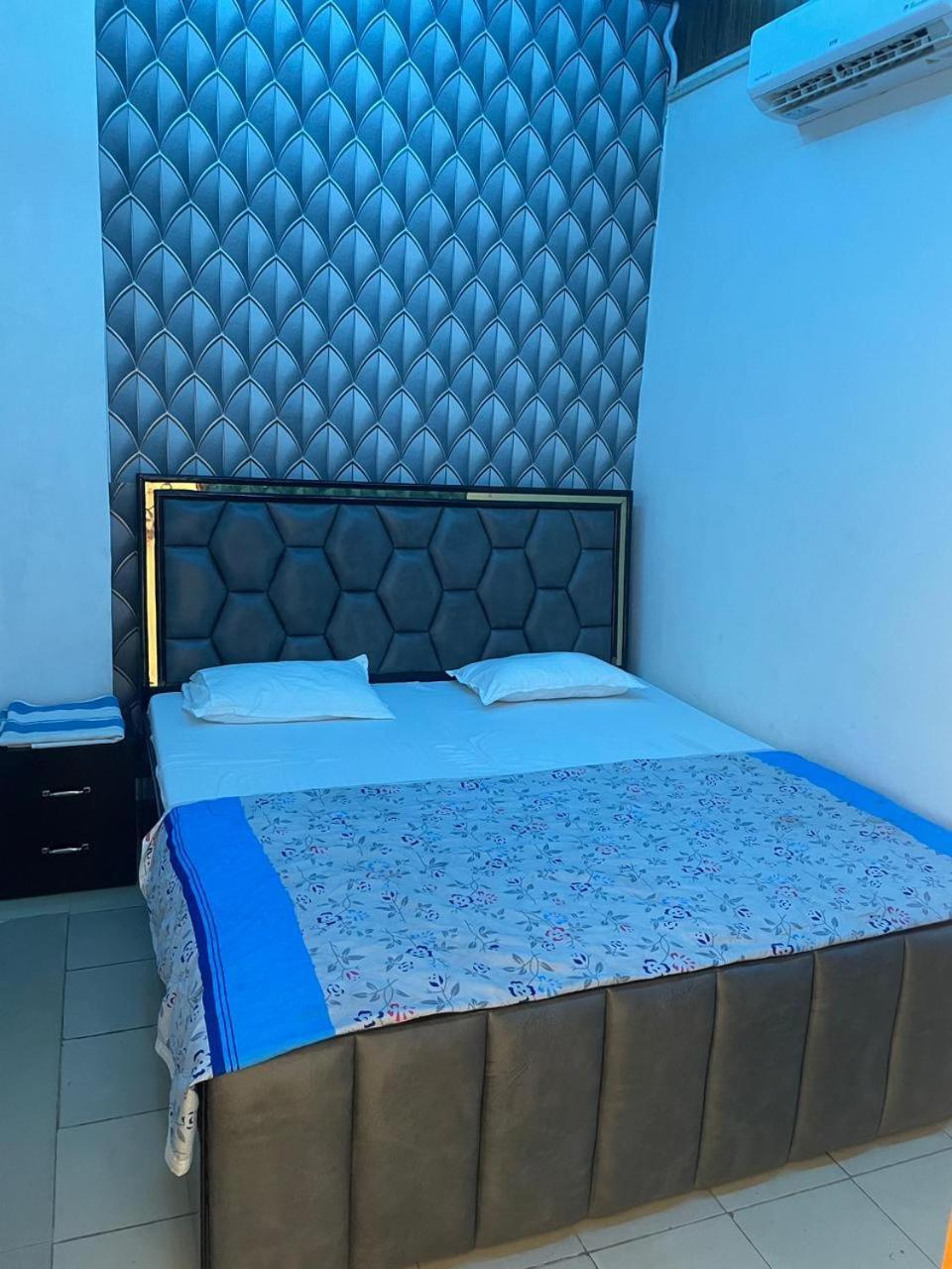 Hari Krishnam Residency Hotell Mathura Eksteriør bilde