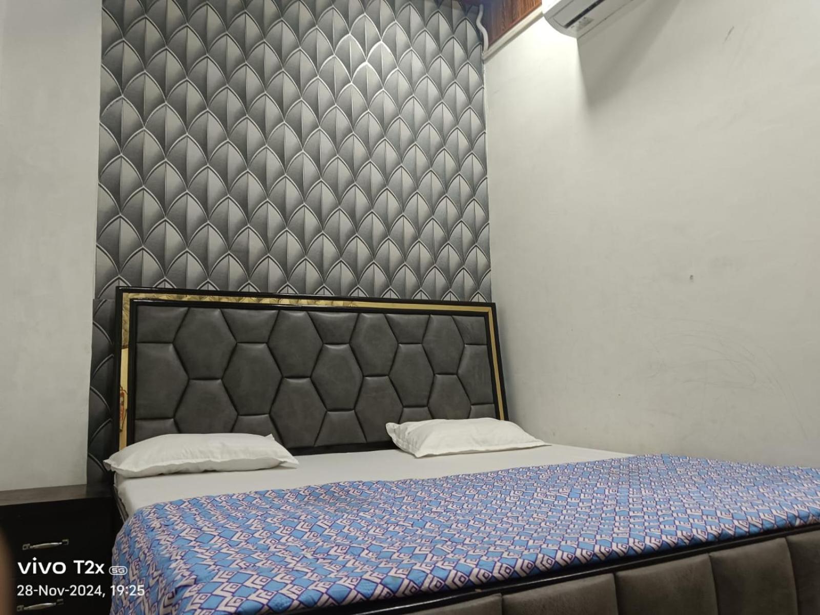 Hari Krishnam Residency Hotell Mathura Eksteriør bilde
